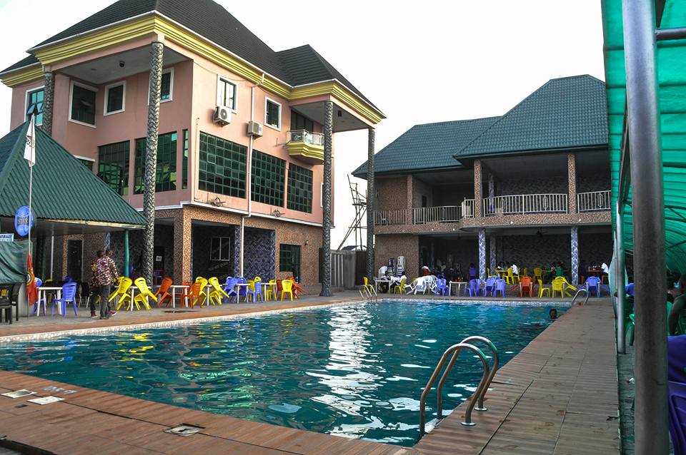 Tozak Hotel